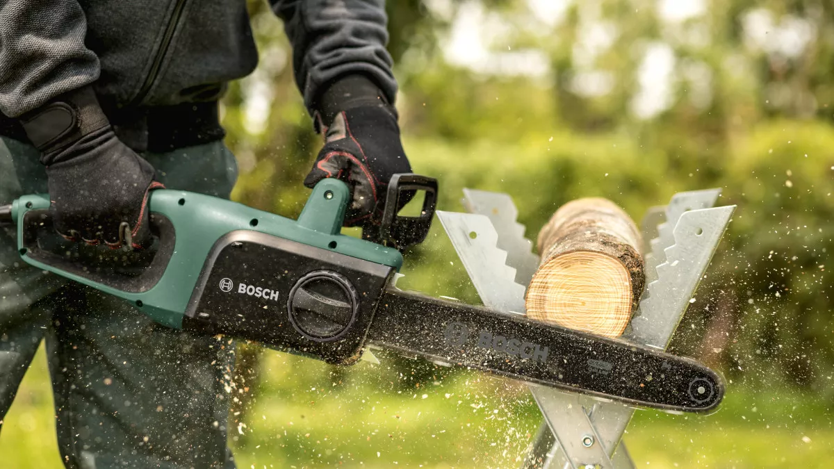 Tronçonneuse UniversalChain 35 Bosch + chaîne supplémentaire